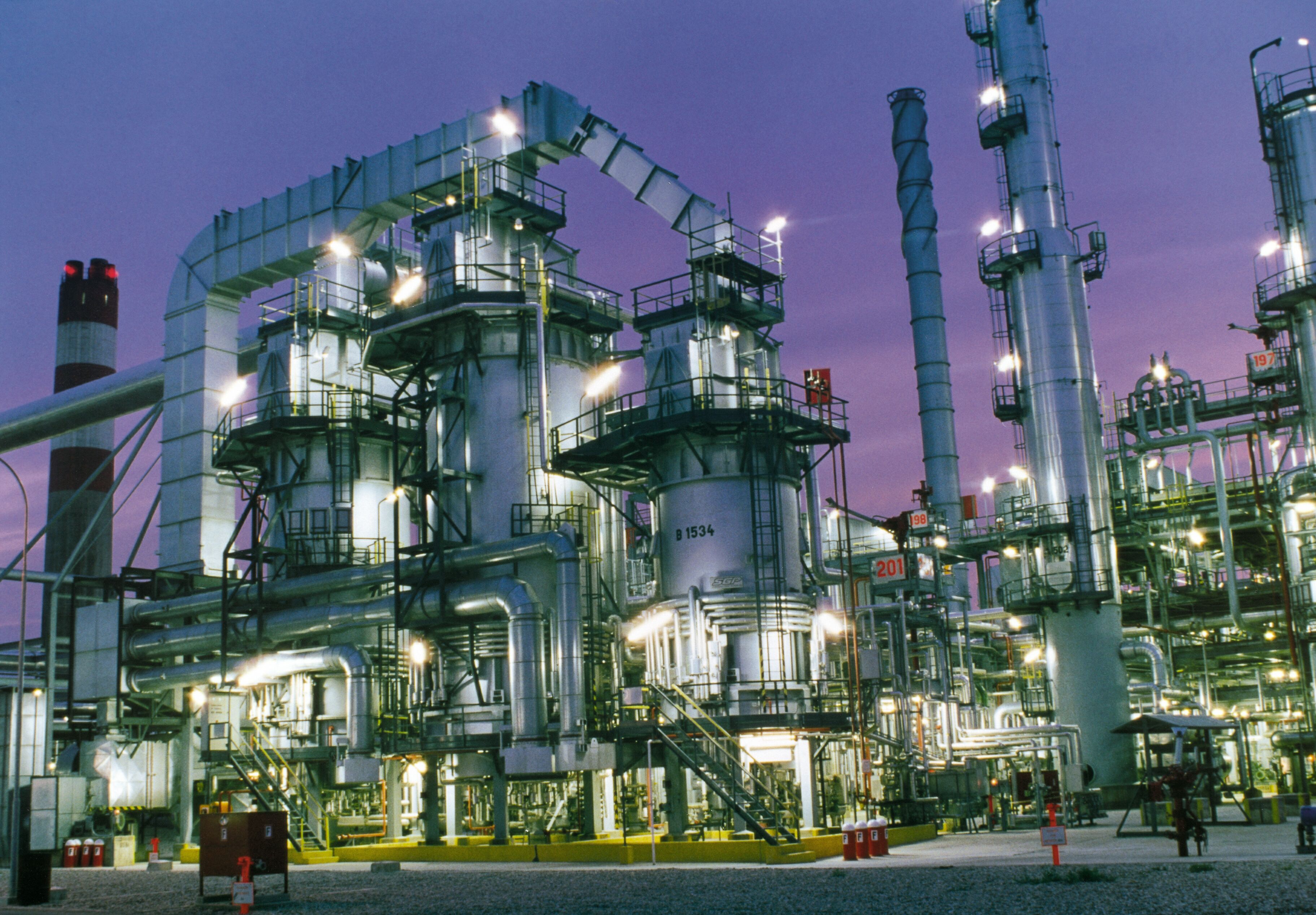 Khanh_Oil_Refinery_Tehran_Times.jpg